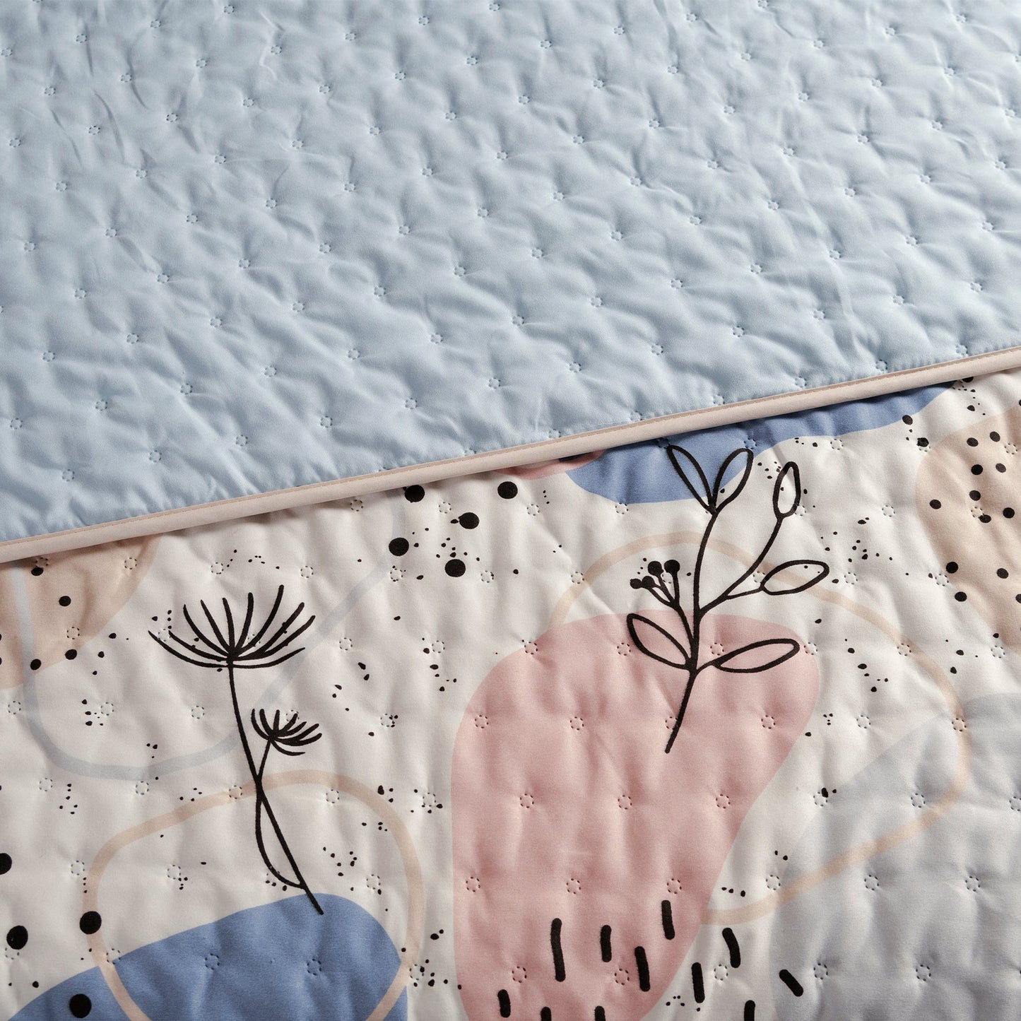 Novo Malaga Ultra Lightweight Comforter – Soft Durable Bedding