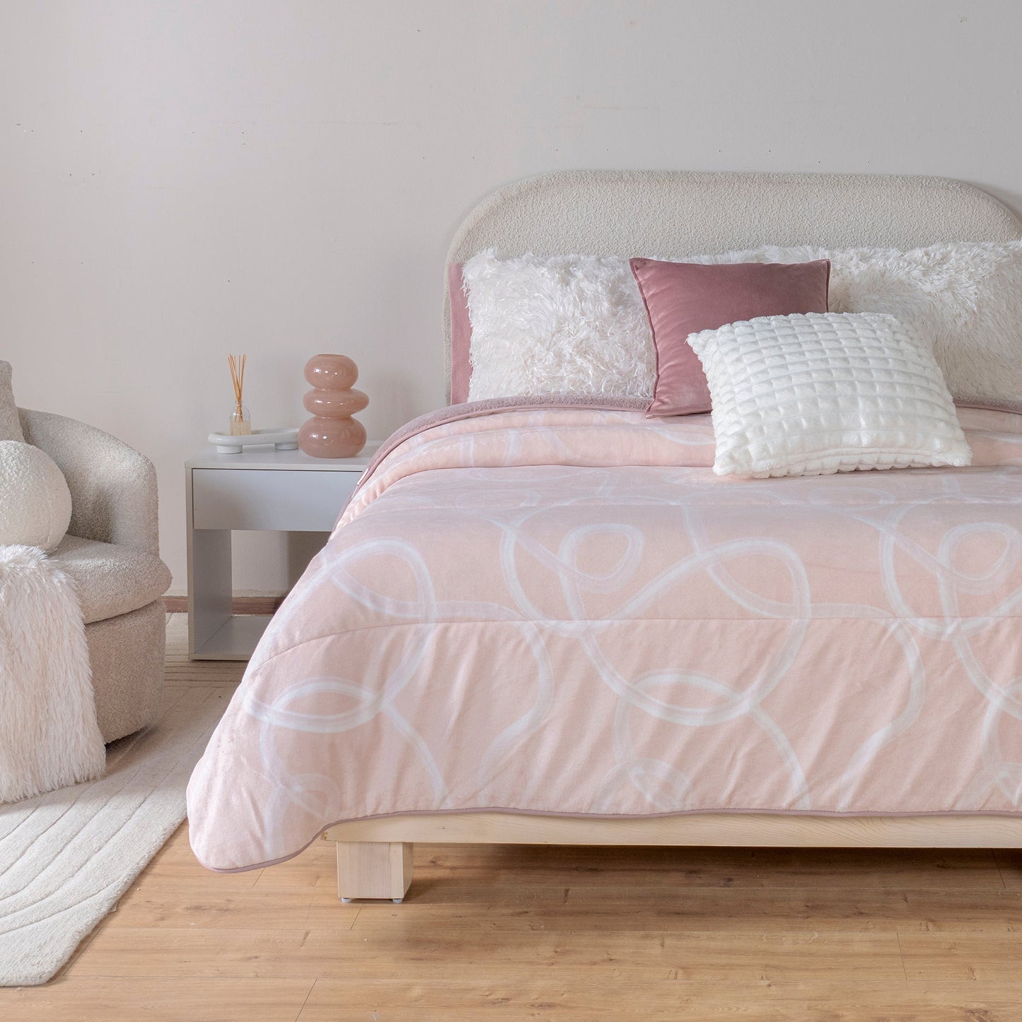 Vianney Bliss Beauty Soft Sherpa Blanket – Soft Feminine Winter Throw