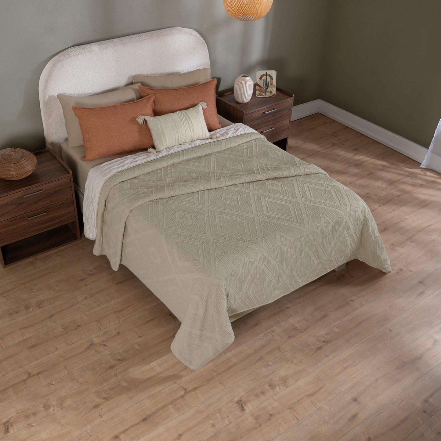 Chautla Reversible Comforter Set | Jacquard Quilted | Queen King