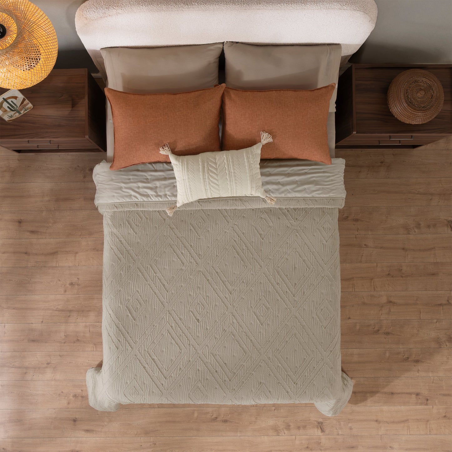 Chautla Reversible Comforter Set | Jacquard Quilted | Queen King